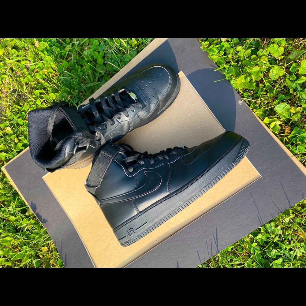 Nike Air Force 1 hi top size 10 black